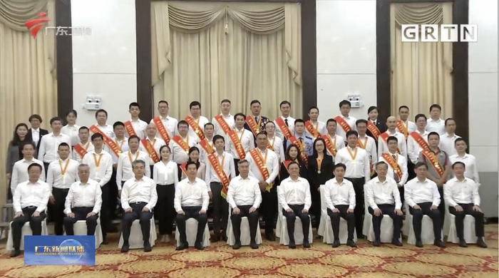 　　王锐旭获第26届“中国青年五四奖章”