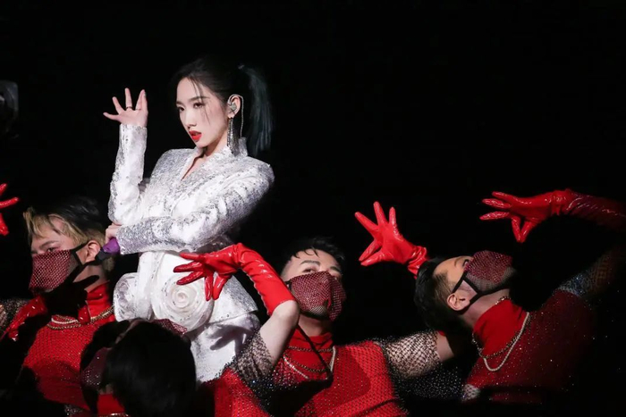 孟美岐《我们一起走过》2023演唱会LVH 图片来源：摩天轮票务供图