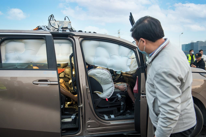 前后车门可正常打开