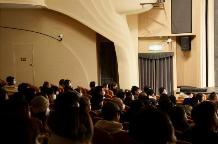 话剧《12個人》在茉莉花剧场演出 