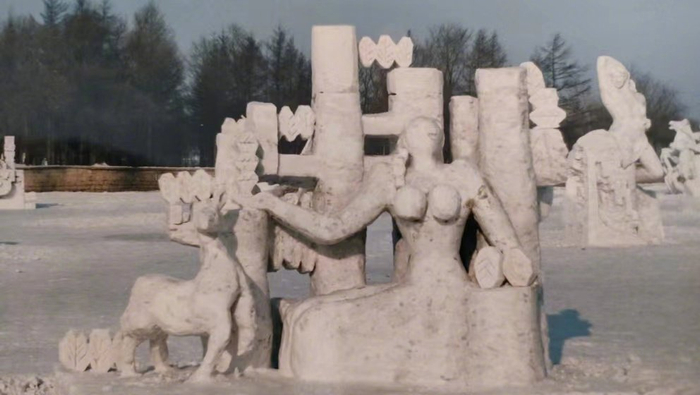早期用天然雪制作的雪雕参赛作品