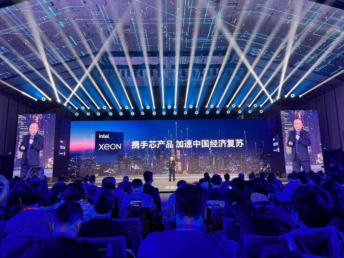 1月11日，英特尔发布第四代英特尔至强可扩展处理器、英特尔至强CPU Max系列产品。（经济日报记者 朱琳摄）