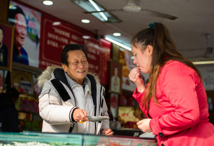 年广九（左） 图片来源：视觉中国 VCG111182097004