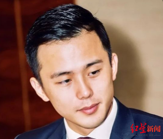 三亚市旅游推广局局长叶家麟被称为“港剧男主” 资料图