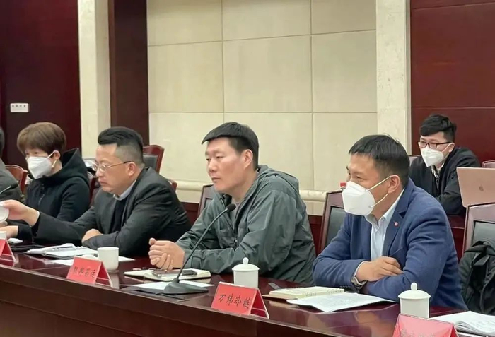 座谈会现场。记者 严瑾 摄