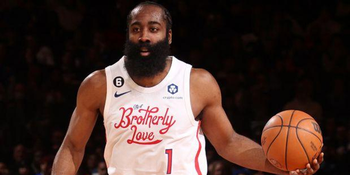 哈登防守进攻全面爆发NBA比分见证其全能表现与领袖气质