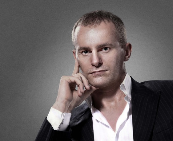 　　LOVE LINE系列设计师Antonio Missiaggia