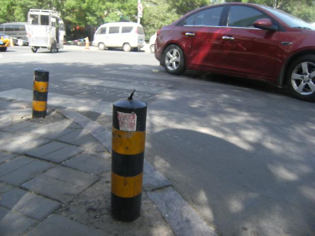 全盲者梁奕轩拍摄的非视觉摄影作品《小腿的情人》。 受访者供图