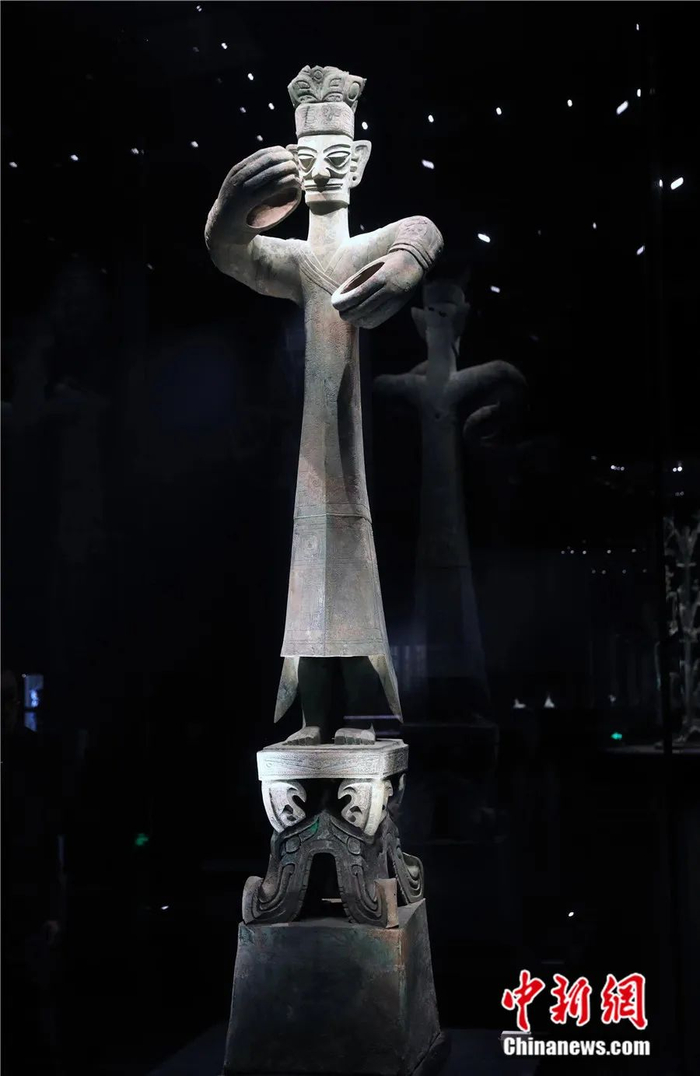 三星堆青铜立人像。王磊 摄