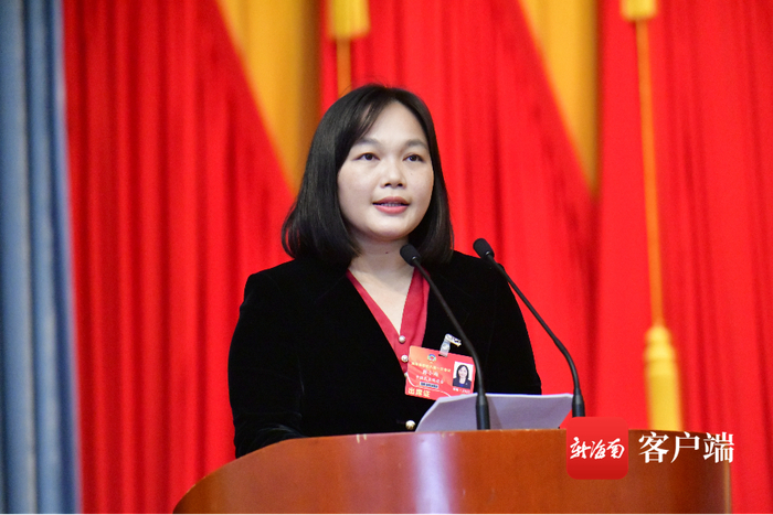 韩小雨委员发言。记者 陈卫东摄 