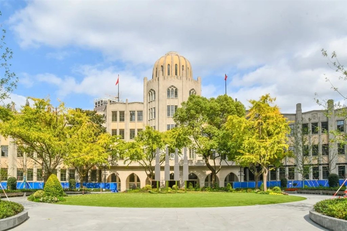 图片说明：重大工程项目雷士德工学院（龙钢摄）