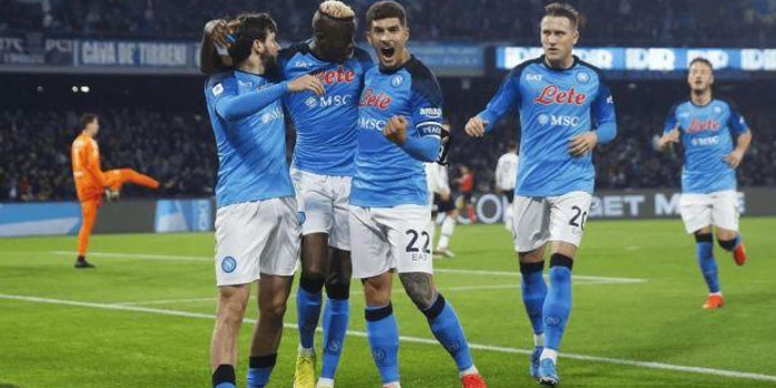 那不勒斯主场迎战尤文图斯意甲巅峰对决火花四溅