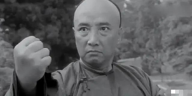 ▲著名武术家、螳螂拳大师、演员于海影视剧扮相。