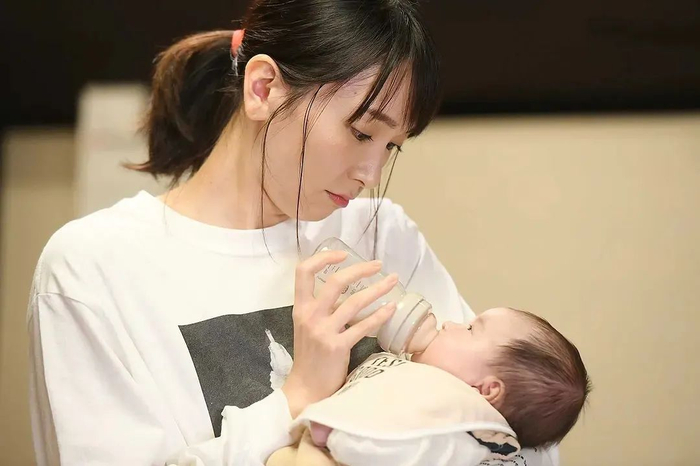 《逃避虽可耻但有用新春特别版》剧照