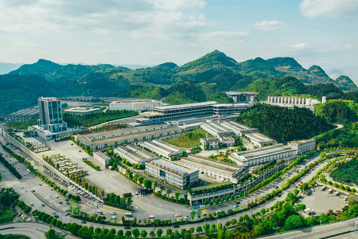 　　糊涂酒业厂区全景一览