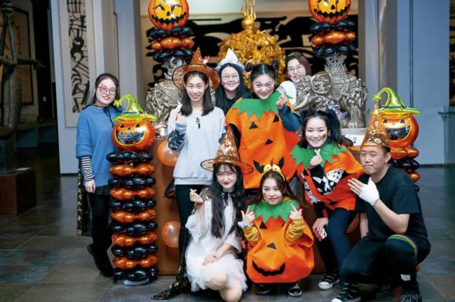 ▲万圣节的员工们