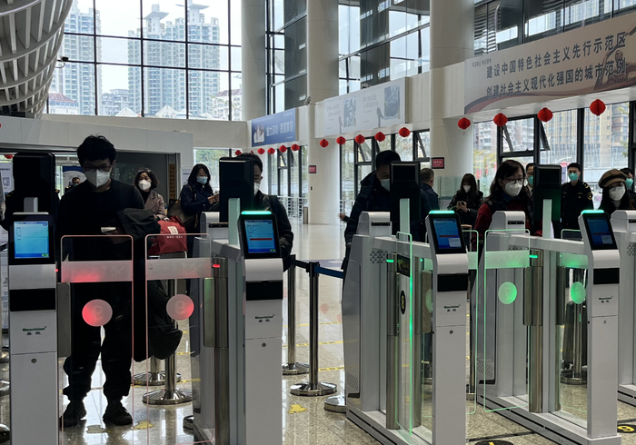     公司智能化设备在福田口岸的应用