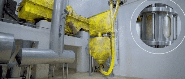 　　自主研发气力输送系统保障调味品口感