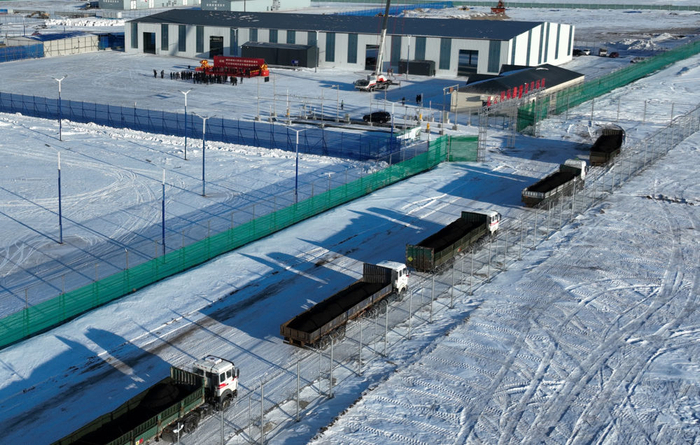 蒙古国进口煤炭顺利通关进入额布都格口岸