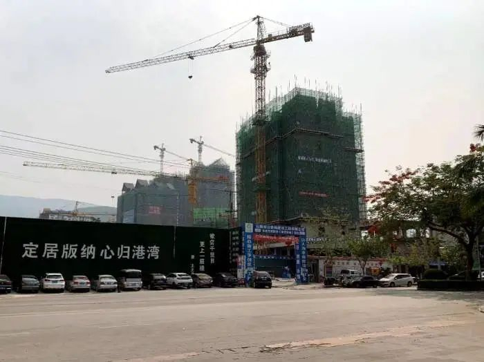 西双版纳某楼盘。梁宝欣/摄