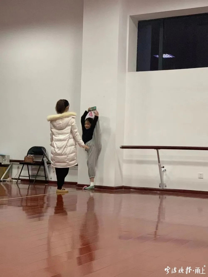 在舞蹈机构练舞