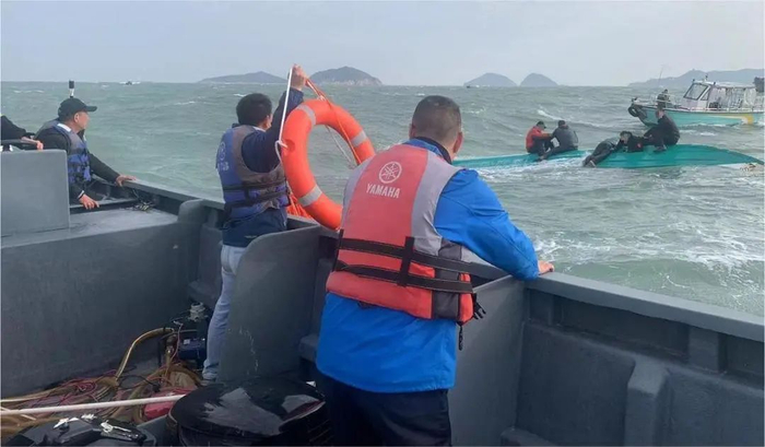 海上救援现场。吴长赋/摄