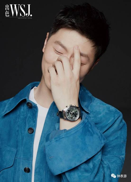 　　▲奥运冠军马龙佩戴新款欧米茄超霸’57腕表绿色盘面皮带款