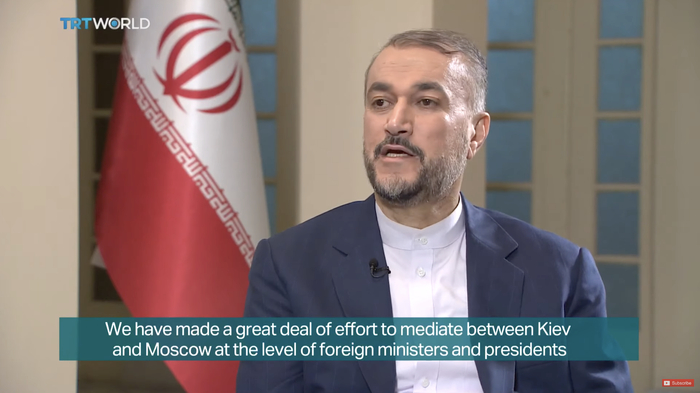 阿米尔-阿卜杜拉希扬接受TRT World采访 视频截图