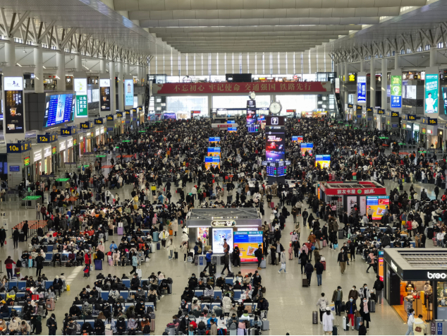 虹桥火车站春运场景 本报记者 乔翔 摄