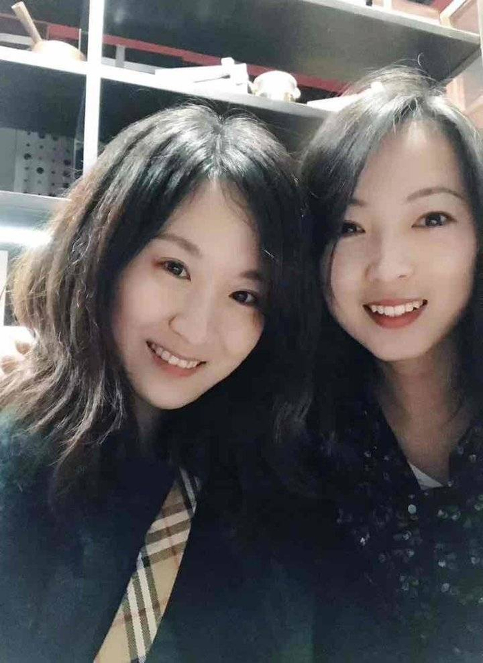 图为李春光的女儿李雅清（左）和闺蜜在墨尔本