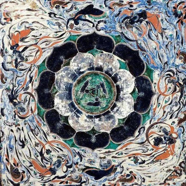 △莫高窟407窟窟顶的三兔莲花藻井
