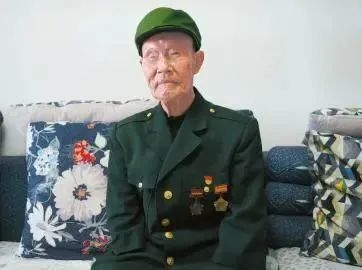 △李化武生前照片