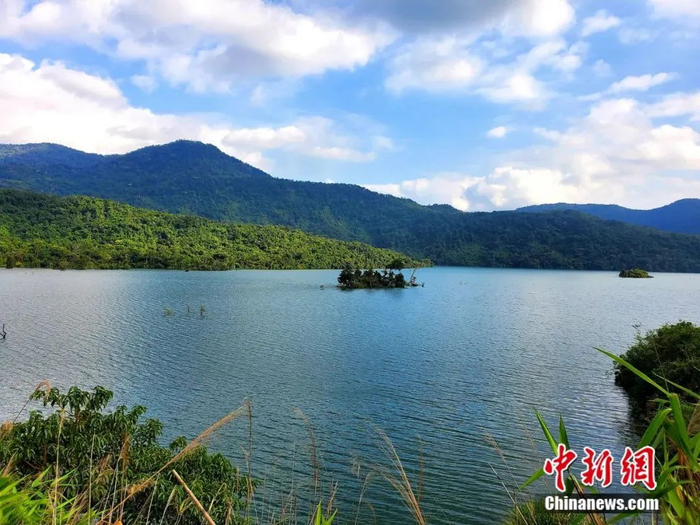 小妹湖。王晓斌 摄