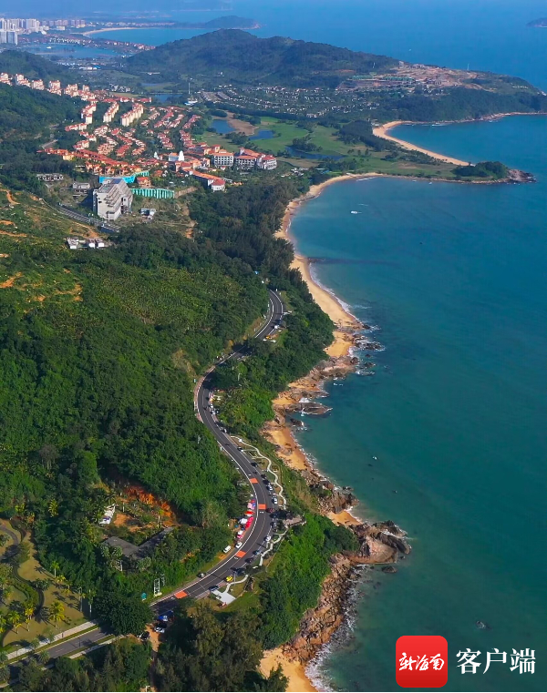 万宁石梅湾旅游公路观景台沿线风景秀美。记者 汪承贤 摄