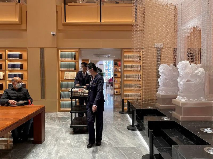 工作人员每隔30分钟到1小时就要巡场一次