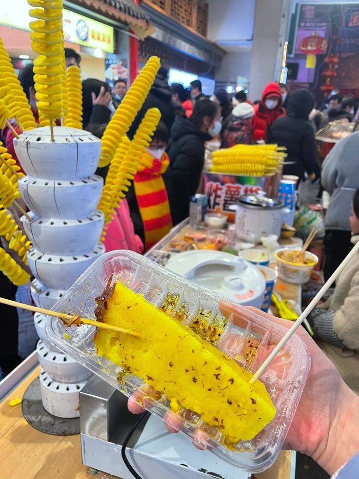 记者购买了大栅栏美食城内的桂花糕