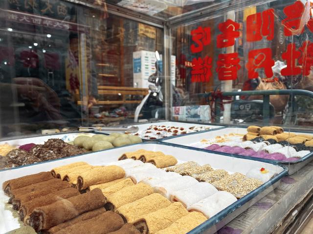 牡丹香糕是具有洛阳特色的传统点心。  新京报记者 王真真 摄