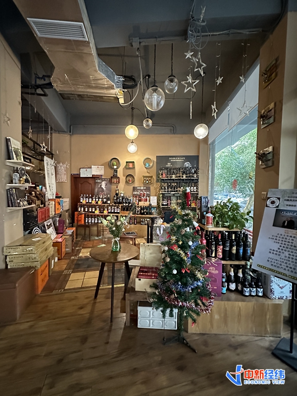 万诚的咖啡店 来源：受访者供图