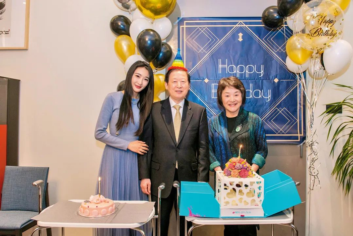 　　▲常静与原韩国大使金夏中共同过生日