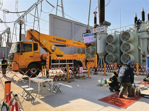 北京东1000千伏变电站扩建工程现场  中国发展改革报社记者 焦红霞 摄