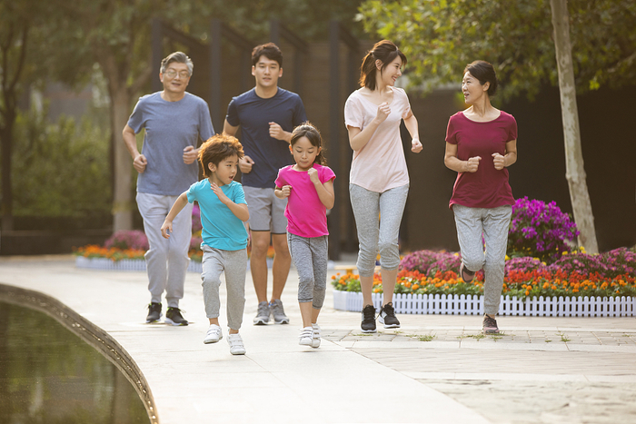 若为家人单独配置健康保障，不仅流程复杂、购买麻烦，分次购买价格也偏高，并且多份保单常常让人忘记打理，错过续保时间。
