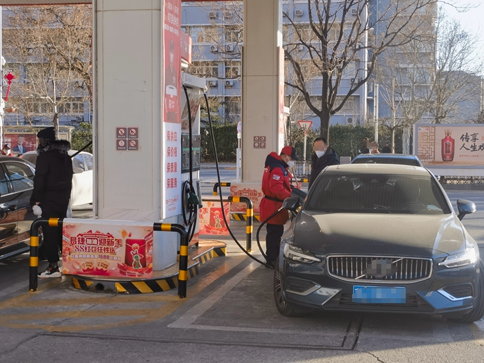 （中石化北京石油十里河加油站；苗诗雨 摄）
