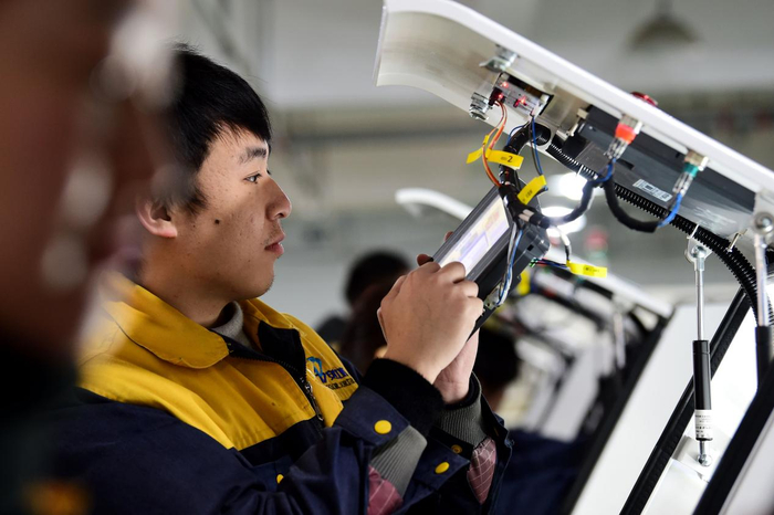 新春第一天瑶海出口企业生产忙