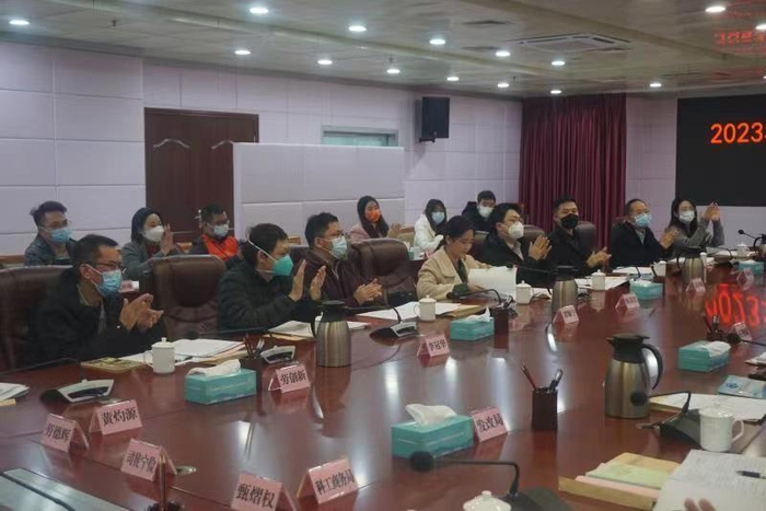 　　九尾科技创始人兼总裁甄蔼仪在座谈会上发言