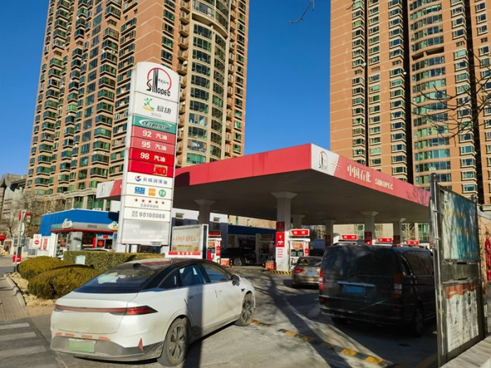 （中石化北京石油十里河加油站；苗诗雨 摄）