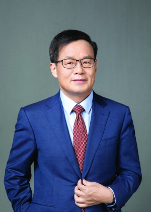 　　张晖