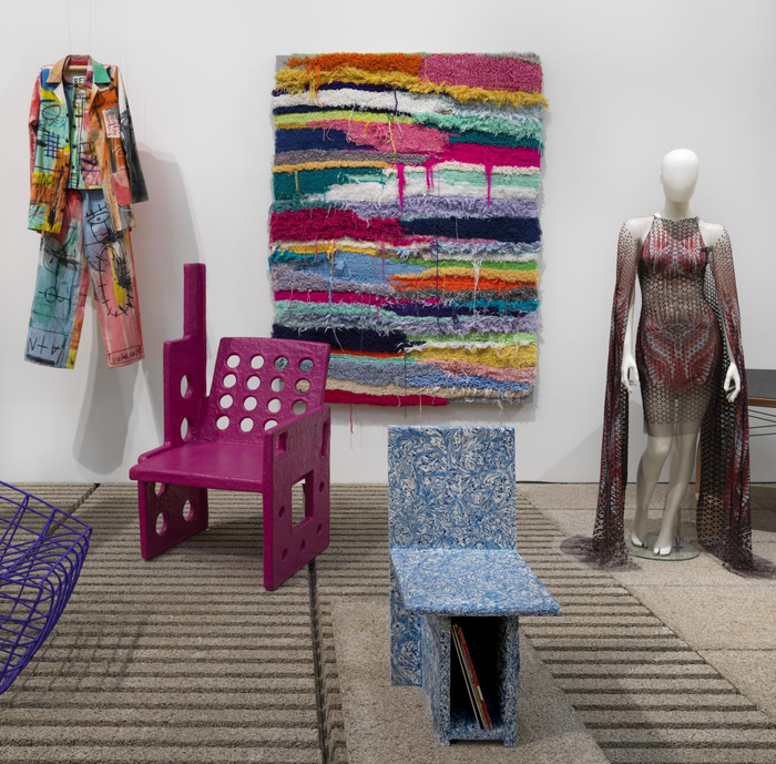 　　展览“我们这该死的后院-设计材料的未来”现场图。