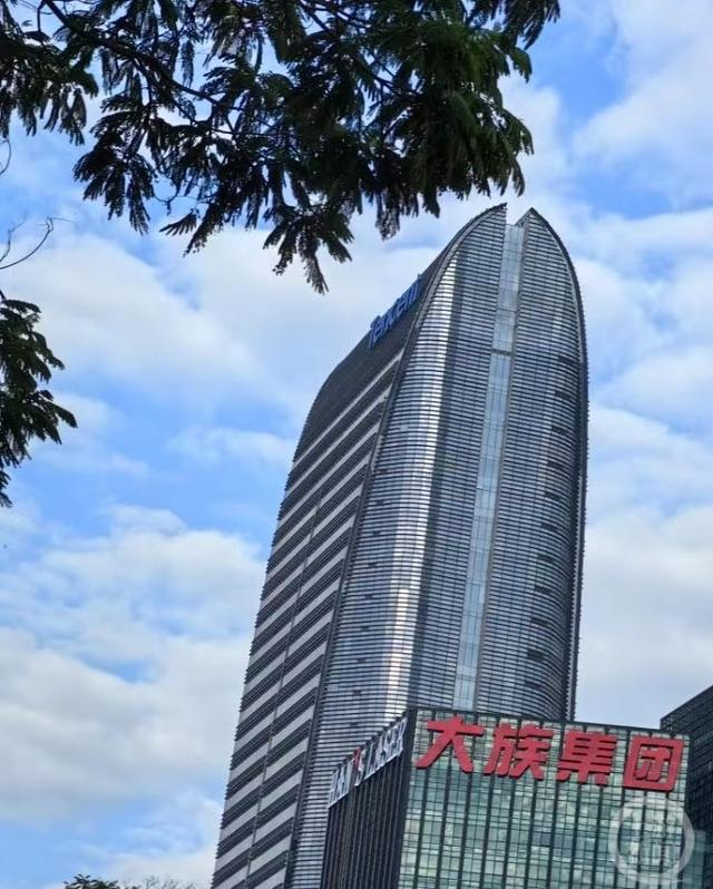 ▲1月24日大年初三上午，小邹来到腾讯总部。