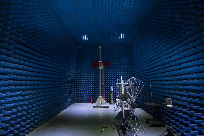 公司电磁兼容测试现场 ▲