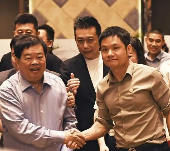 　　原子链CEO廖望与曹德旺先生